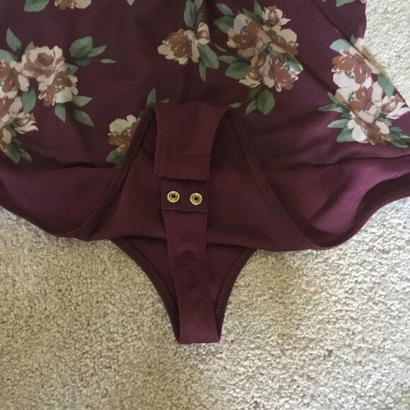 Guess Nicole Floral Mesh Bodysuit - Picture 7 of 12